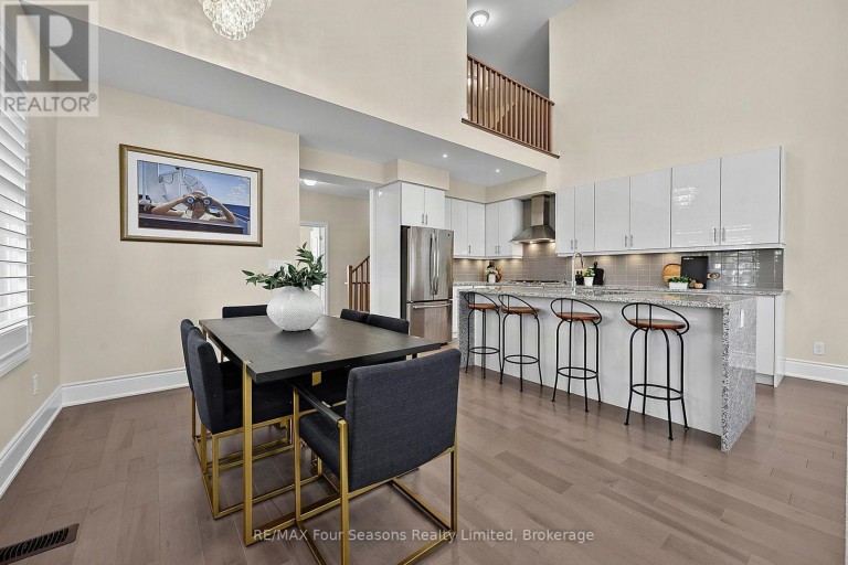 2 SHIPYARD LANE, Collingwood, Ontario, L9Y2X4