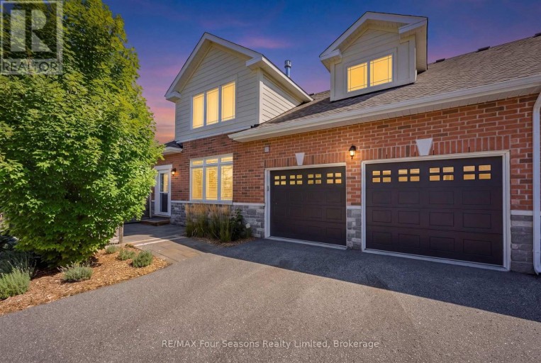 2 SHIPYARD LANE, Collingwood, Ontario, L9Y2X4