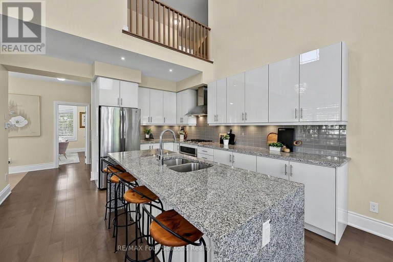2 SHIPYARD LANE, Collingwood, Ontario, L9Y2X4