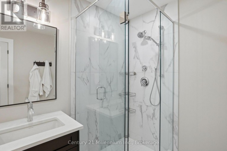 131 COURTLAND STREET, Blue Mountains, Ontario, L9Y0R4