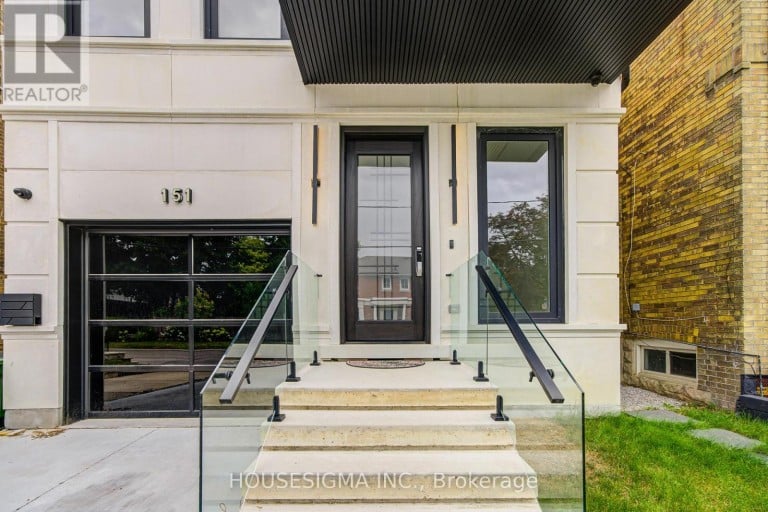 151 DEWBOURNE AVENUE, Toronto (Humewood-Cedarvale), Ontario, M6C1Z1