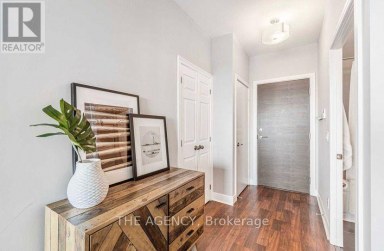 1504 - 35 BRIAN PECK CRESCENT Toronto (Thorncliffe Park) Ontario photo 3