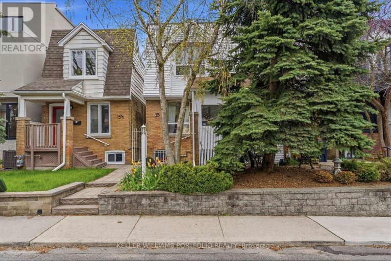 15 MYRTLE AVENUE, Toronto (South Riverdale), Ontario, M4M2A3