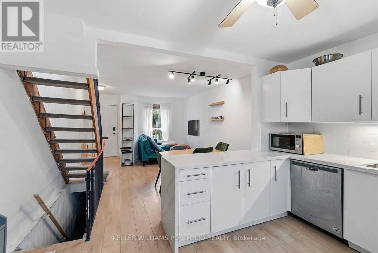 15 MYRTLE AVENUE, Toronto (South Riverdale), Ontario, M4M2A3