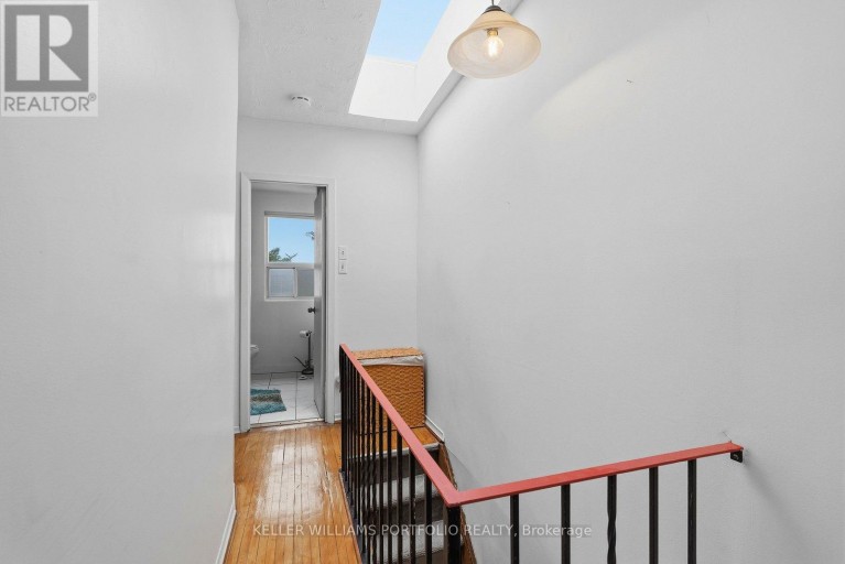 15 MYRTLE AVENUE, Toronto (South Riverdale), Ontario, M4M2A3