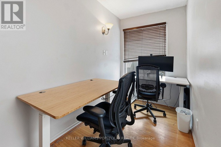 15 MYRTLE AVENUE, Toronto (South Riverdale), Ontario, M4M2A3