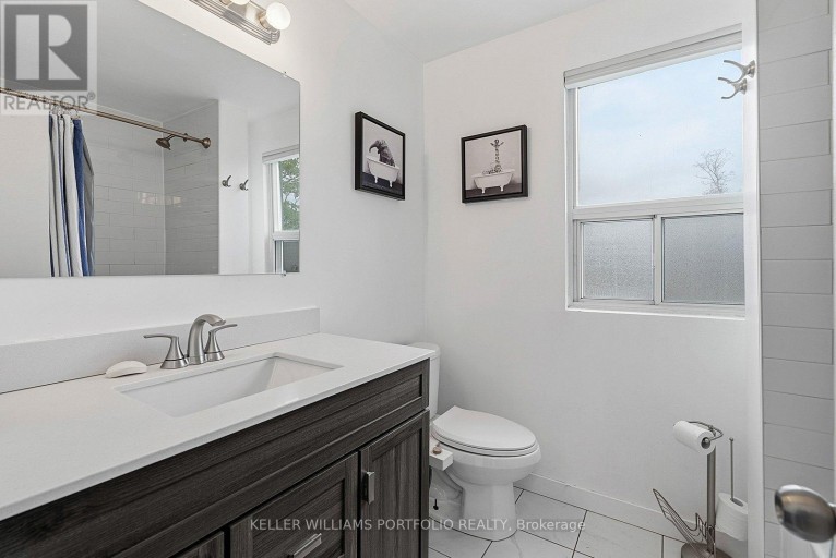 15 MYRTLE AVENUE, Toronto (South Riverdale), Ontario, M4M2A3