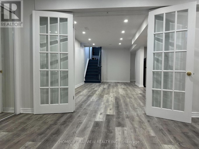 36 ROSANNA(LOWER LEVEL) CRESCENT, Vaughan (Maple), Ontario, L6A2T3