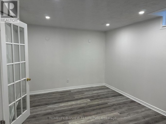 36 ROSANNA(LOWER LEVEL) CRESCENT, Vaughan (Maple), Ontario, L6A2T3