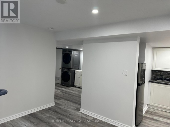 36 ROSANNA(LOWER LEVEL) CRESCENT, Vaughan (Maple), Ontario, L6A2T3