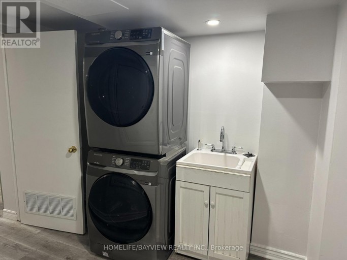36 ROSANNA(LOWER LEVEL) CRESCENT, Vaughan (Maple), Ontario, L6A2T3
