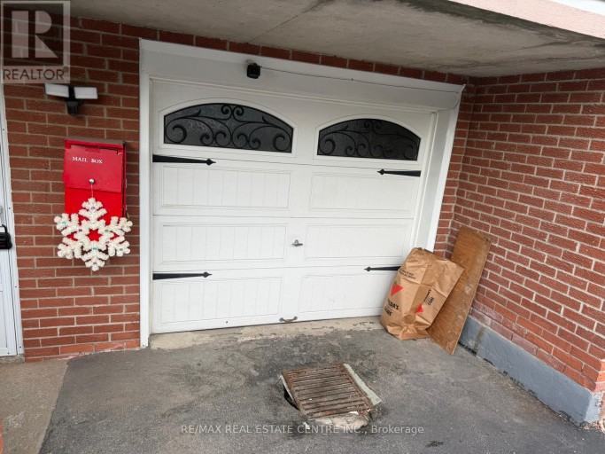 BSMT - 33 PROUSE DRIVE, Brampton (Brampton North), Ontario, L6V3A3