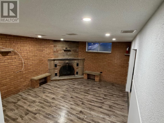 BSMT - 33 PROUSE DRIVE, Brampton (Brampton North), Ontario, L6V3A3