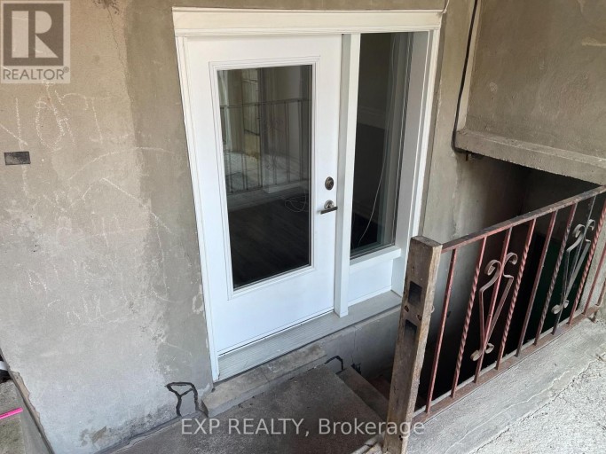 41 BLOEM AVENUE, Toronto (Caledonia-Fairbank), Ontario, M6E1S2