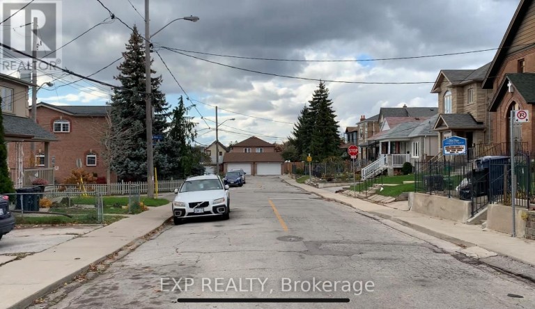 41 BLOEM AVENUE, Toronto (Caledonia-Fairbank), Ontario, M6E1S2