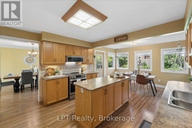22 ENNISCLARE PLACE Whitby (Pringle Creek) Ontario photo 12