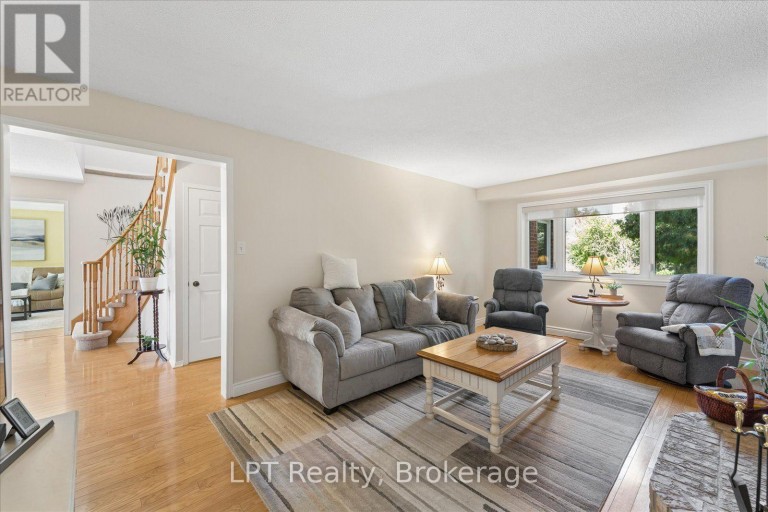 22 ENNISCLARE PLACE, Whitby (Pringle Creek), Ontario, L1R1R9