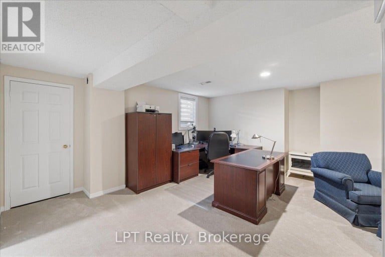 22 ENNISCLARE PLACE, Whitby (Pringle Creek), Ontario, L1R1R9