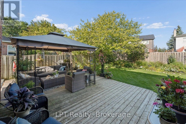 22 ENNISCLARE PLACE, Whitby (Pringle Creek), Ontario, L1R1R9