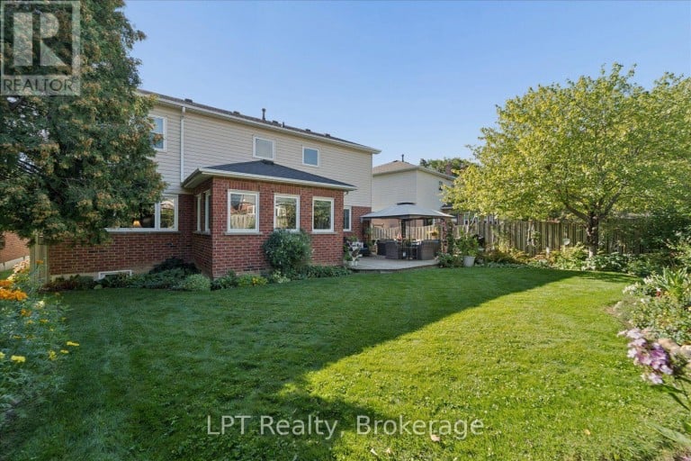 22 ENNISCLARE PLACE, Whitby (Pringle Creek), Ontario, L1R1R9
