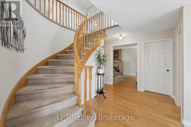 22 ENNISCLARE PLACE, Whitby (Pringle Creek), Ontario, L1R1R9
