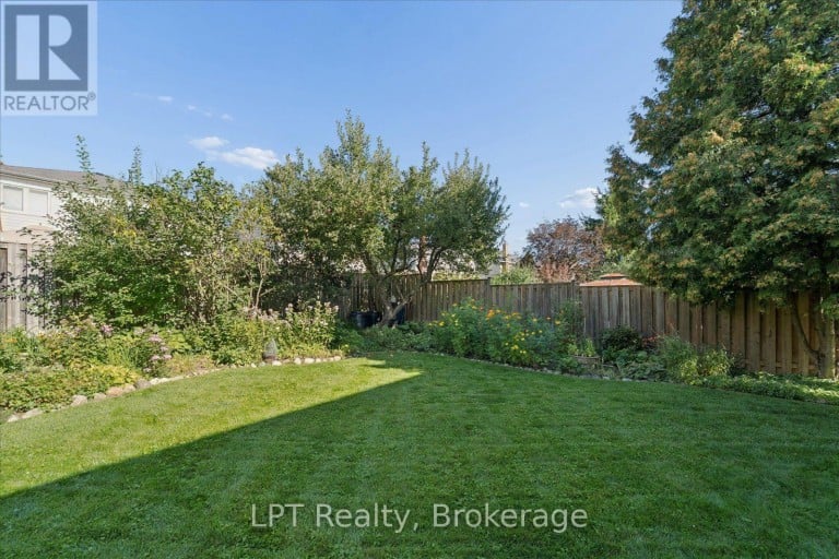 22 ENNISCLARE PLACE, Whitby (Pringle Creek), Ontario, L1R1R9