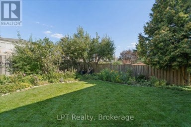 22 ENNISCLARE PLACE Whitby (Pringle Creek) Ontario photo 50