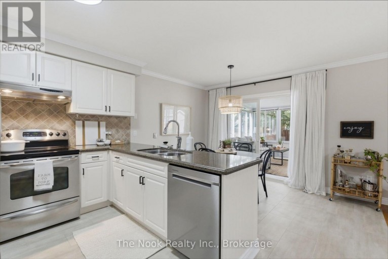 733 SUNDANCE CIRCLE, Oshawa (Northglen), Ontario, L1J8N9