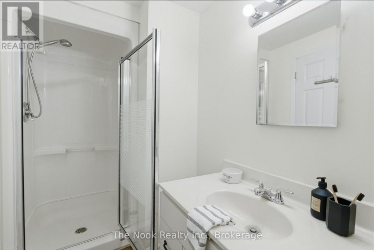 733 SUNDANCE CIRCLE, Oshawa (Northglen), Ontario, L1J8N9