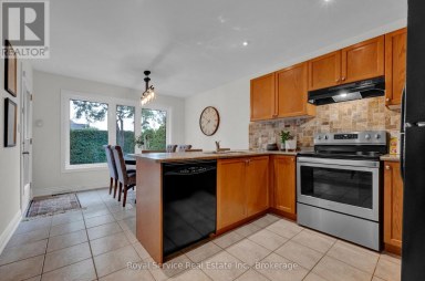 34 BRIDLEWOOD BOULEVARD Whitby (Rolling Acres) Ontario photo 16