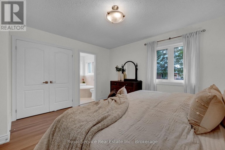 34 BRIDLEWOOD BOULEVARD, Whitby (Rolling Acres), Ontario, L1R3C8