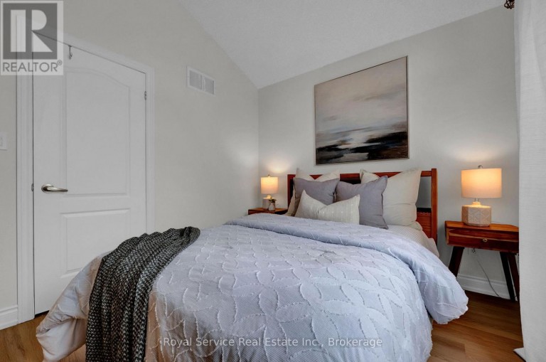 34 BRIDLEWOOD BOULEVARD, Whitby (Rolling Acres), Ontario, L1R3C8