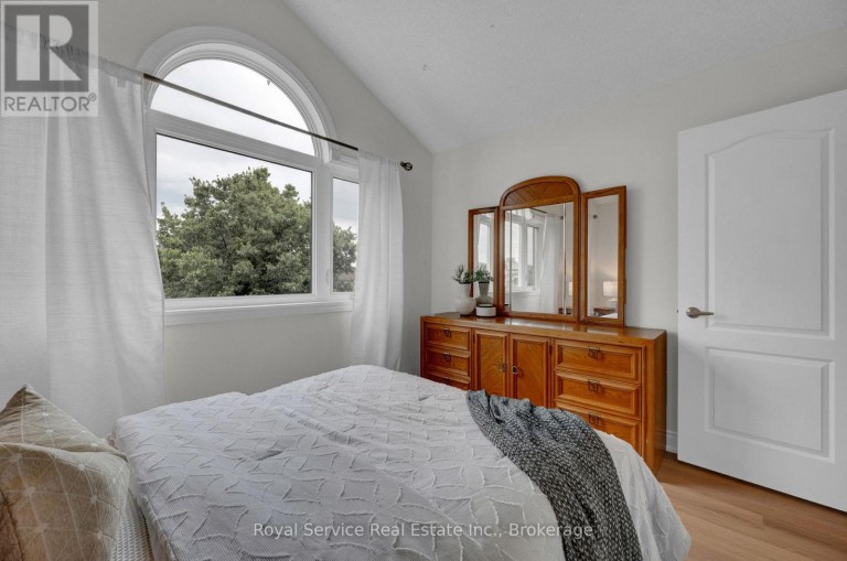 34 BRIDLEWOOD BOULEVARD, Whitby (Rolling Acres), Ontario, L1R3C8