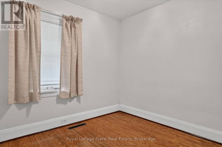 466 EDISON AVENUE, Peterborough (Otonabee Ward 1), Ontario, K9J4G3