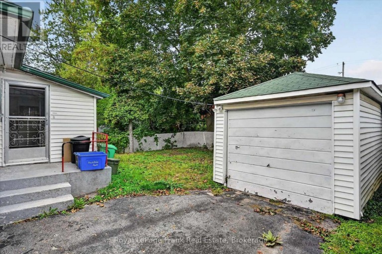 466 EDISON AVENUE, Peterborough (Otonabee Ward 1), Ontario, K9J4G3