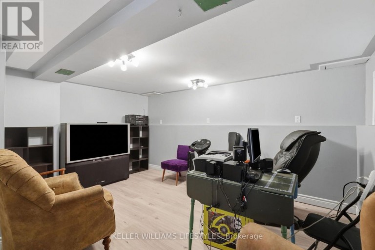 118 EMERY STREET W, London South (South E), Ontario, N6J1S1