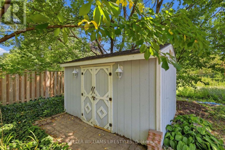 118 EMERY STREET W, London South (South E), Ontario, N6J1S1