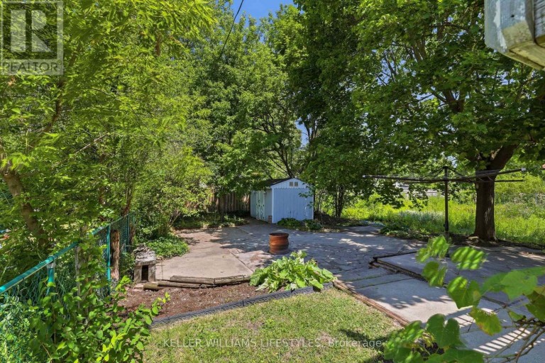 118 EMERY STREET W, London South (South E), Ontario, N6J1S1