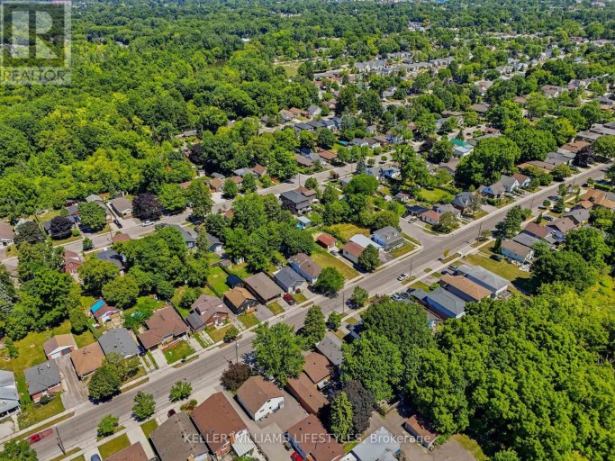 118 EMERY STREET W, London South (South E), Ontario, N6J1S1
