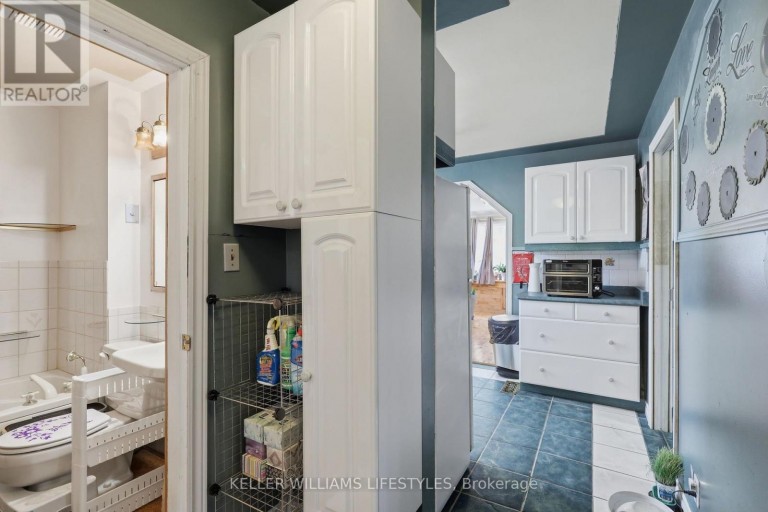 118 EMERY STREET W, London South (South E), Ontario, N6J1S1