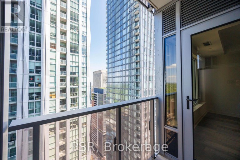 2707 - 11 YORKVILLE AVENUE, Toronto (Annex), Ontario, M4W0B7