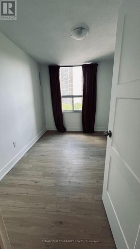514 - 10 EDGECLIFF GOLFWAY, Toronto (Flemingdon Park), Ontario, M3C3A3