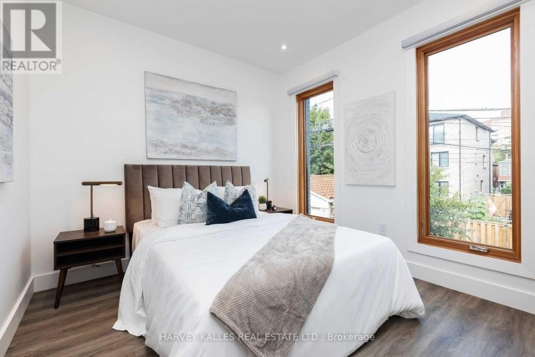 165R WYCHWOOD AVENUE, Toronto (Humewood-Cedarvale), Ontario, M6C2T4
