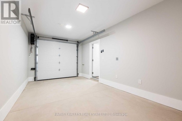 165R WYCHWOOD AVENUE, Toronto (Humewood-Cedarvale), Ontario, M6C2T4