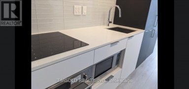 33 HELENDALE AVENUE Toronto (Yonge-Eglinton) Ontario photo 3