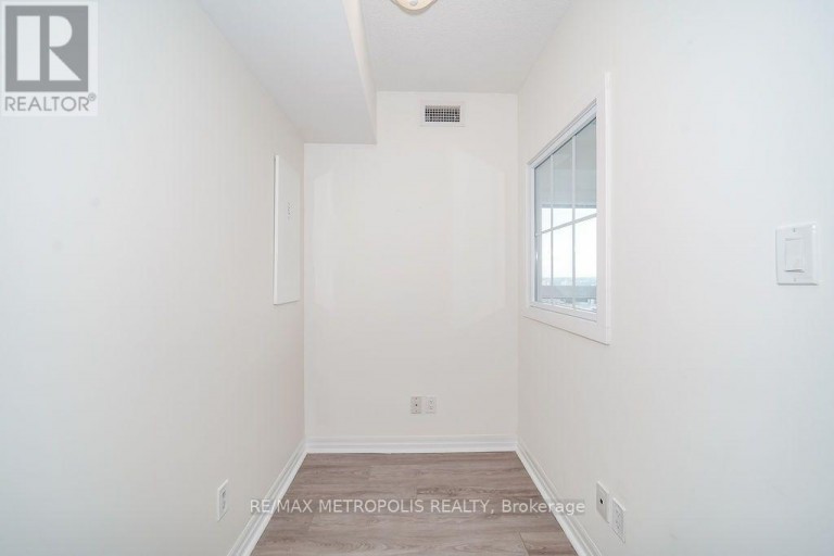 2304 - 2015 SHEPPARD AVENUE E, Toronto (Henry Farm), Ontario, M2J0B3