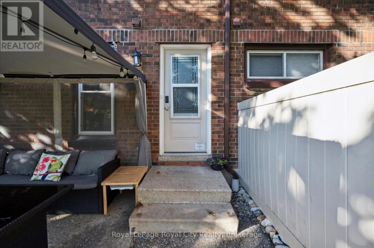 18 - 80 BURNS DRIVE, Guelph (Riverside Park), Ontario, N1H6V9