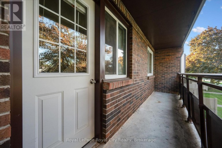 18 - 80 BURNS DRIVE, Guelph (Riverside Park), Ontario, N1H6V9