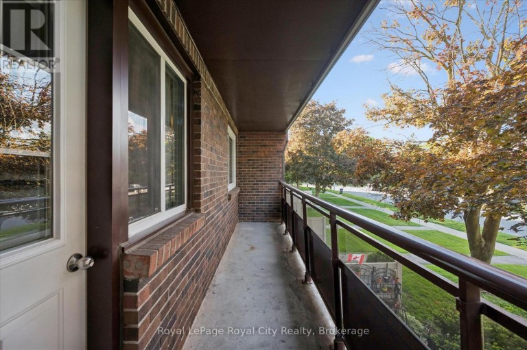 18 - 80 BURNS DRIVE, Guelph (Riverside Park), Ontario, N1H6V9