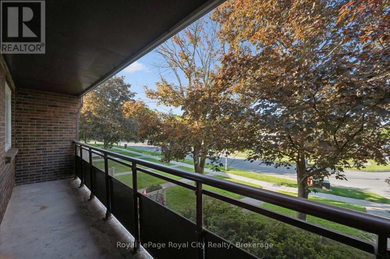 18 - 80 BURNS DRIVE, Guelph (Riverside Park), Ontario, N1H6V9